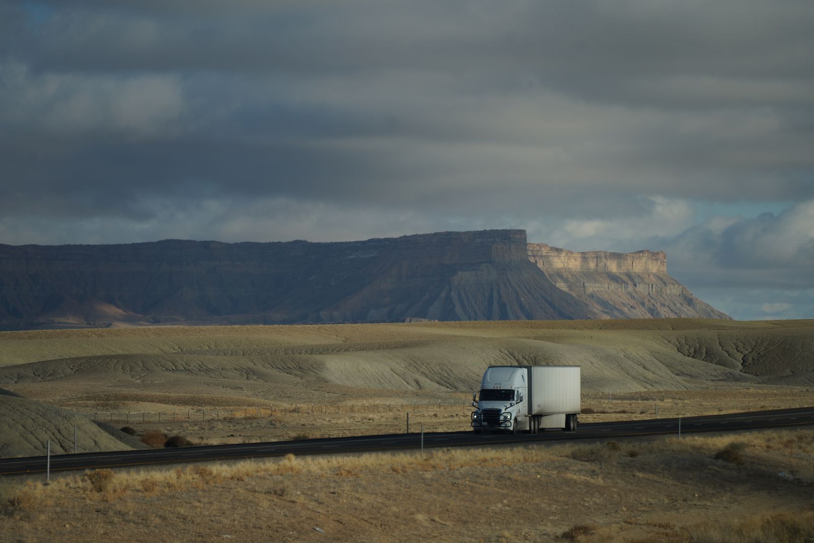 Freightliner Cascadia crossing the high desert